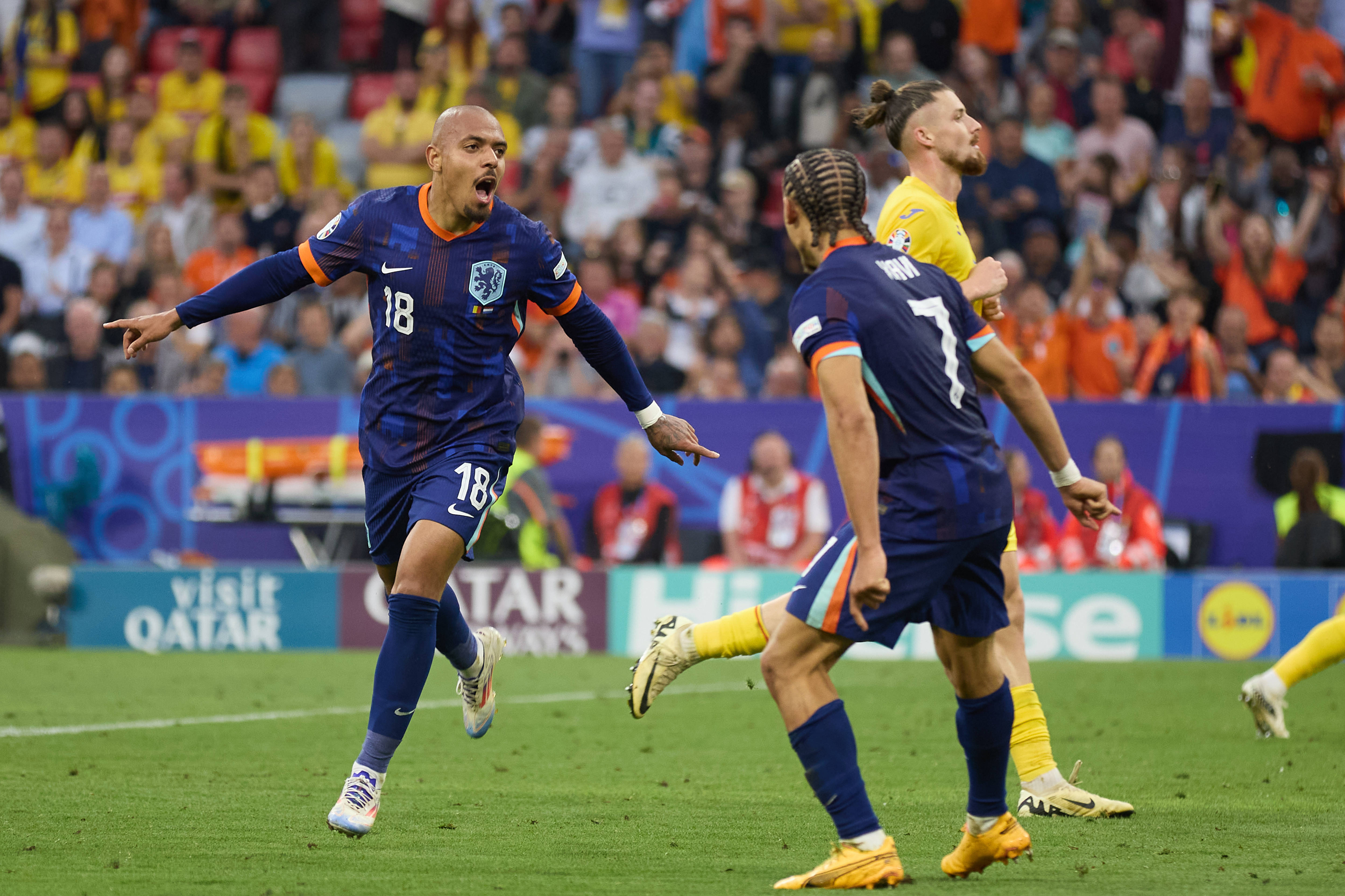 关于欧预赛：荷兰大比分战胜土耳其，获得胜利的信息